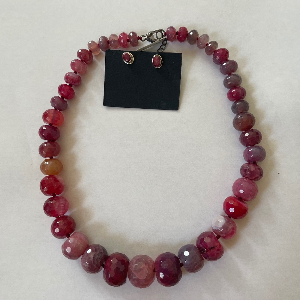 New! Neckless and silver earrings set